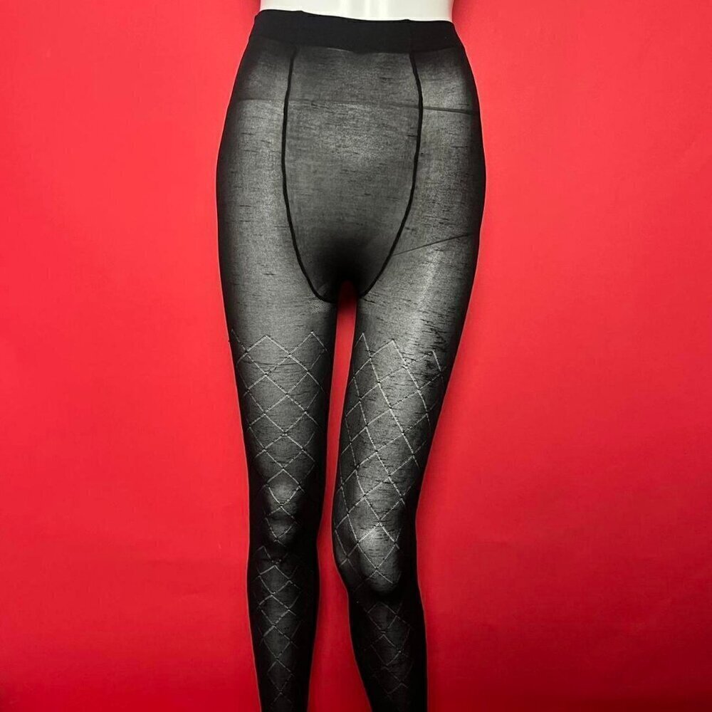 Diamond patterned tights 🖤🖤